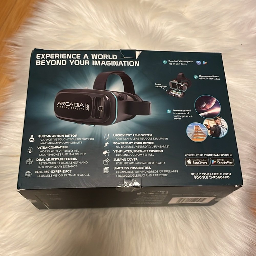 NEW ARCADIA Virtual Reality Headset - Picture 2 of 3